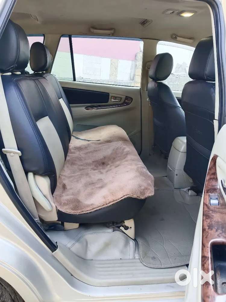 Toyota Innova Petrol 2013 Km Driven