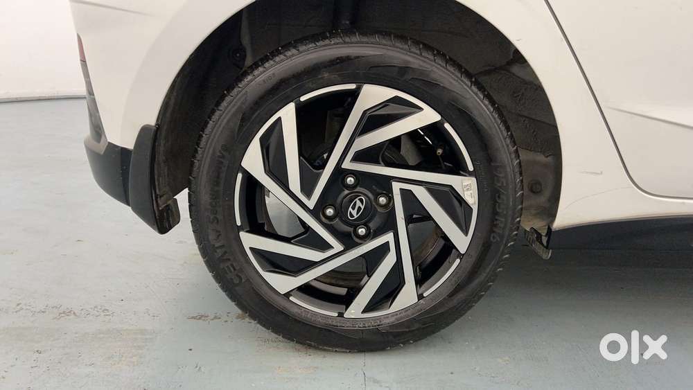 Hyundai New I20 1.2 Asta (o) Mt, 2023, Petrol