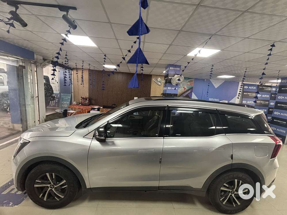 Mahindra Xuv700 2.0 Ax 5 Petrol Mt Str, 2022, Petrol