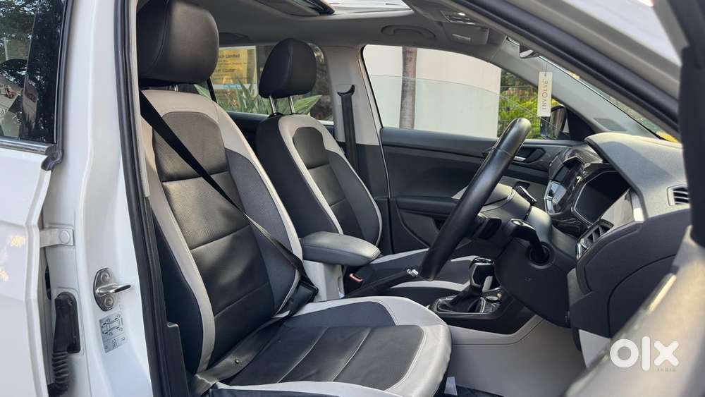 Volkswagen Taigun 1.0 Tsi Highline At, 2023, Petrol