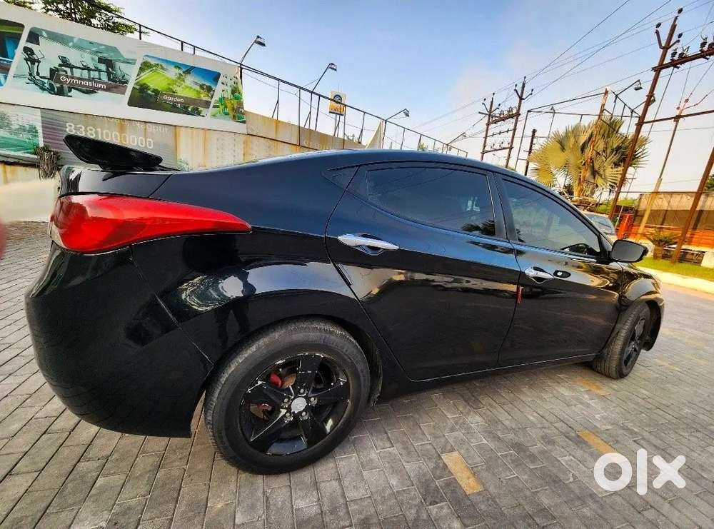 Hyundai Elantra 2012 Petrol Family Car