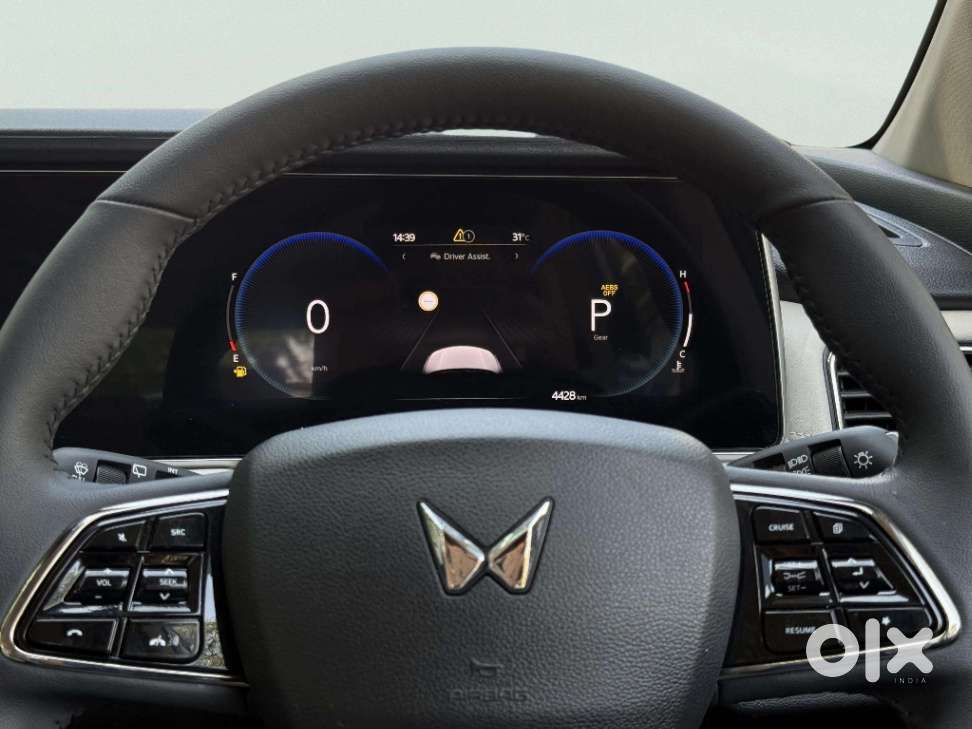 Mahindra Xuv700 2.0 Ax 7 Petrol At Luxury Pack Str, 2025, Petrol