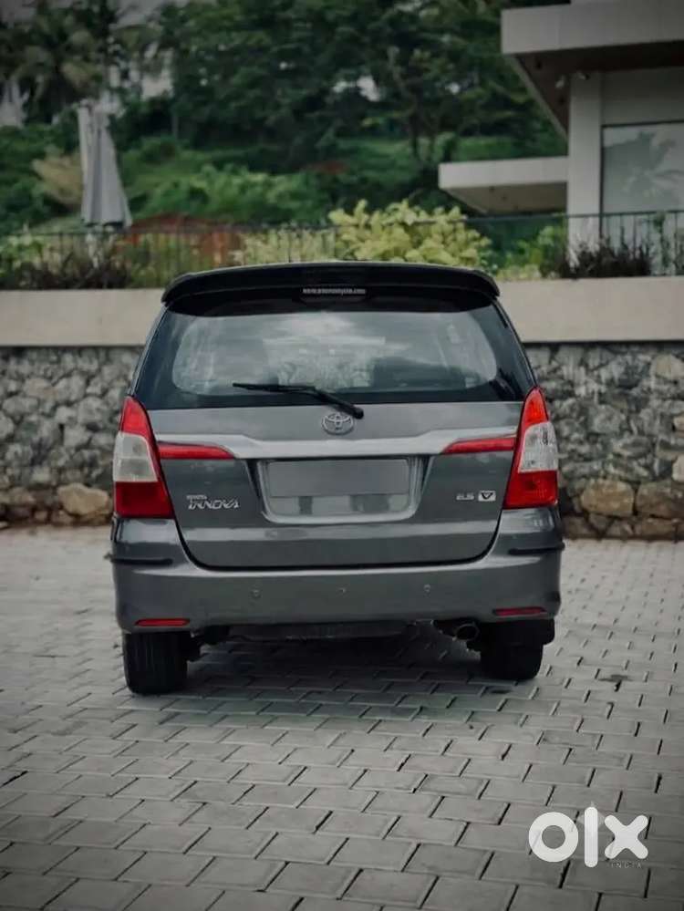 Toyota Innova 2.5 V 2011