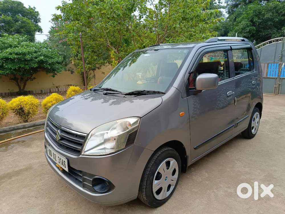 Wagon R Vxi  Glistenig Grey