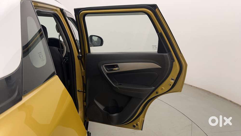 Maruti Suzuki Vitara Brezza Zdi+ Dual Tone Mt, 2016, Diesel