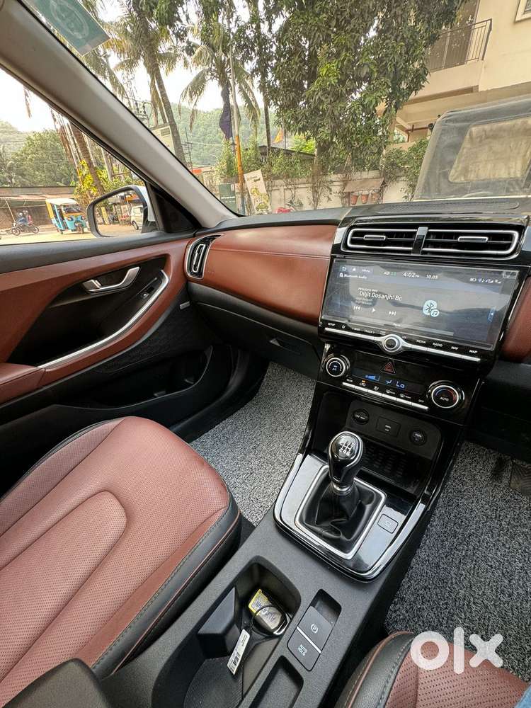 Hyundai Alcazar Platinum 7 Str 1.5 Turbo Petrol Adventure, 2023, Pet..