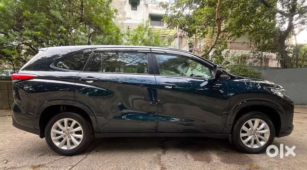 Toyota Innova Hycross 2.0 Vx Hybrid 7 Str, 2025, Petrol