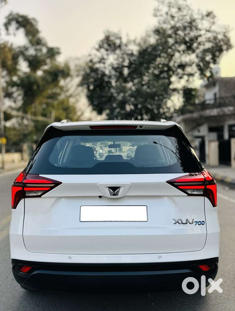 Mahindra Xuv700 2.0 Mx Petrol Mt 5 Str, 2023, Petrol