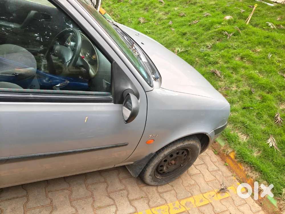 Ford Ikon 1.6 Zxi 2000