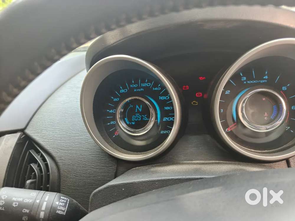Mahindra Xuv500 W10 2wd 2015
