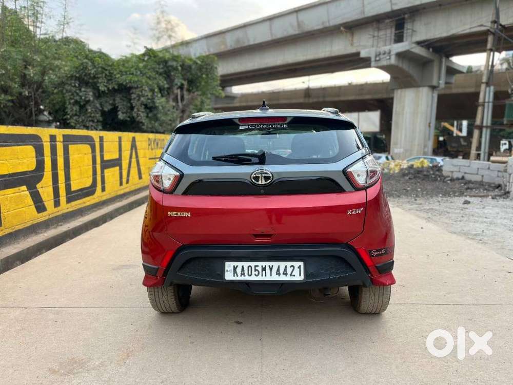 Tata Nexon 1.2 Revotron Xza Plus Dualtone, 2018, Petrol