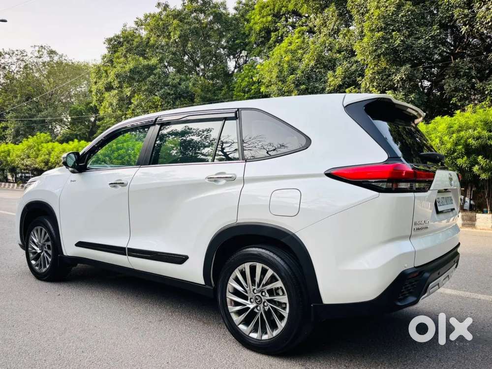 Toyota Innova Hycross, 2026, Petrol