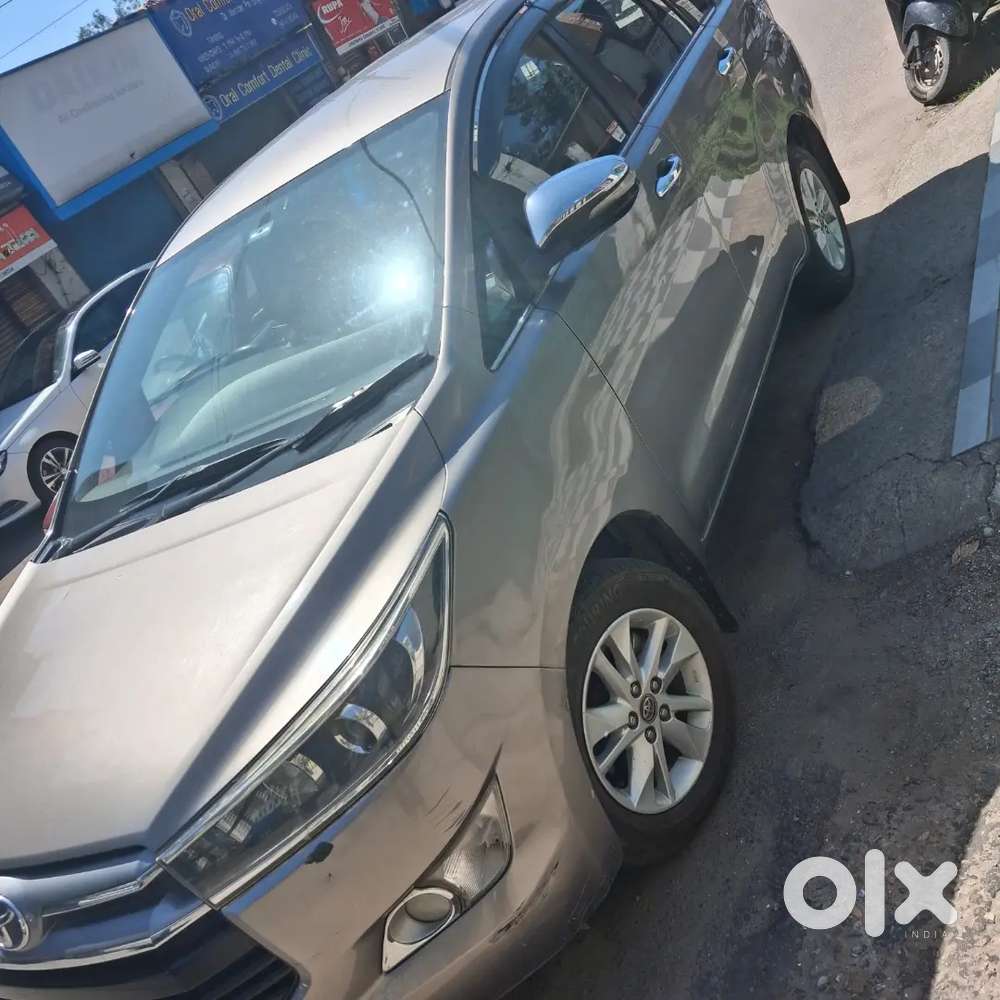 Toyota Innova Crysta 2017 Diesel 215000 Km Driven
