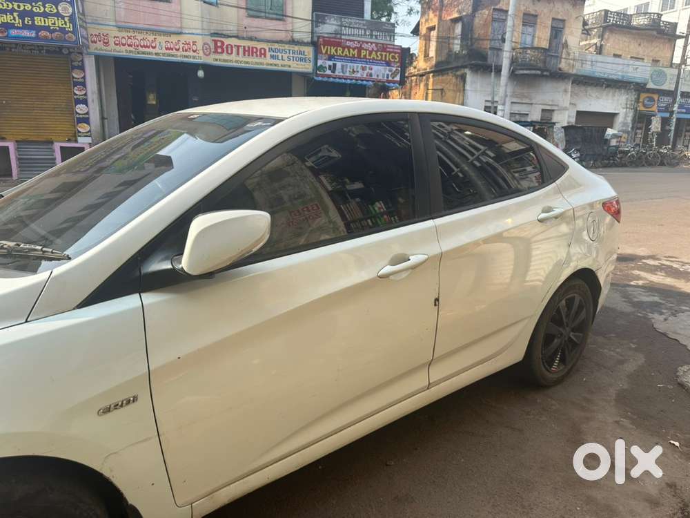 Hyundai Fluidic Verna 2013 Diesel 150000 Km Driven