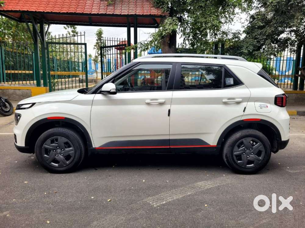 Hyundai Venue 1.2 S (o), 2023, Petrol