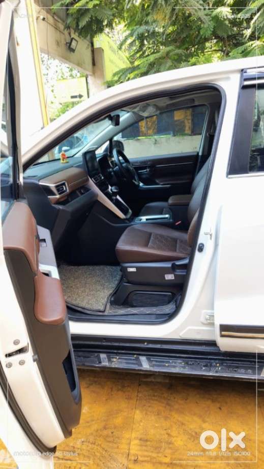 Toyota Innova Hycross 2.0 Zx (o) Hybrid 7 Str, 2024, Petrol