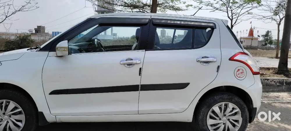 Maruti Suzuki Swift 2015 Petrol 98000 Km Driven
