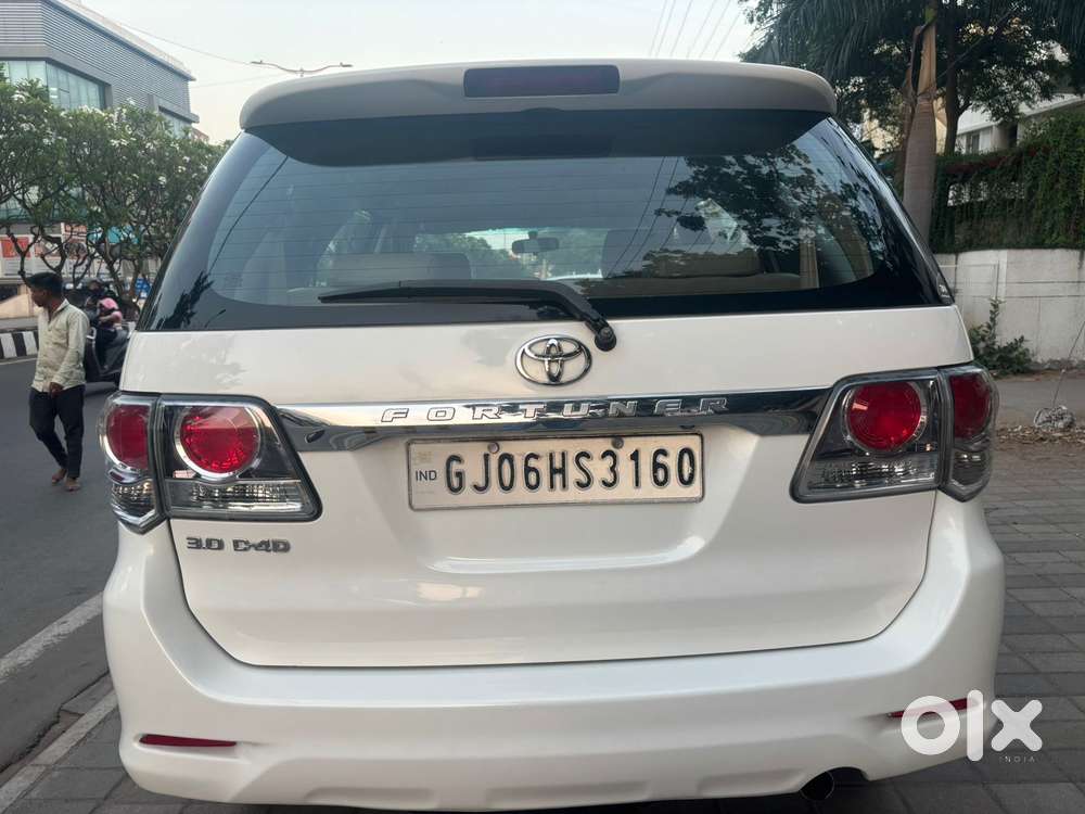 Toyota Fortuner 4x2 Manual, 2014, Diesel