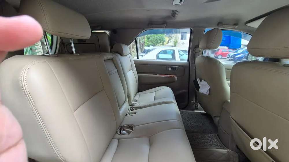 Toyota Fortuner Manual 2011