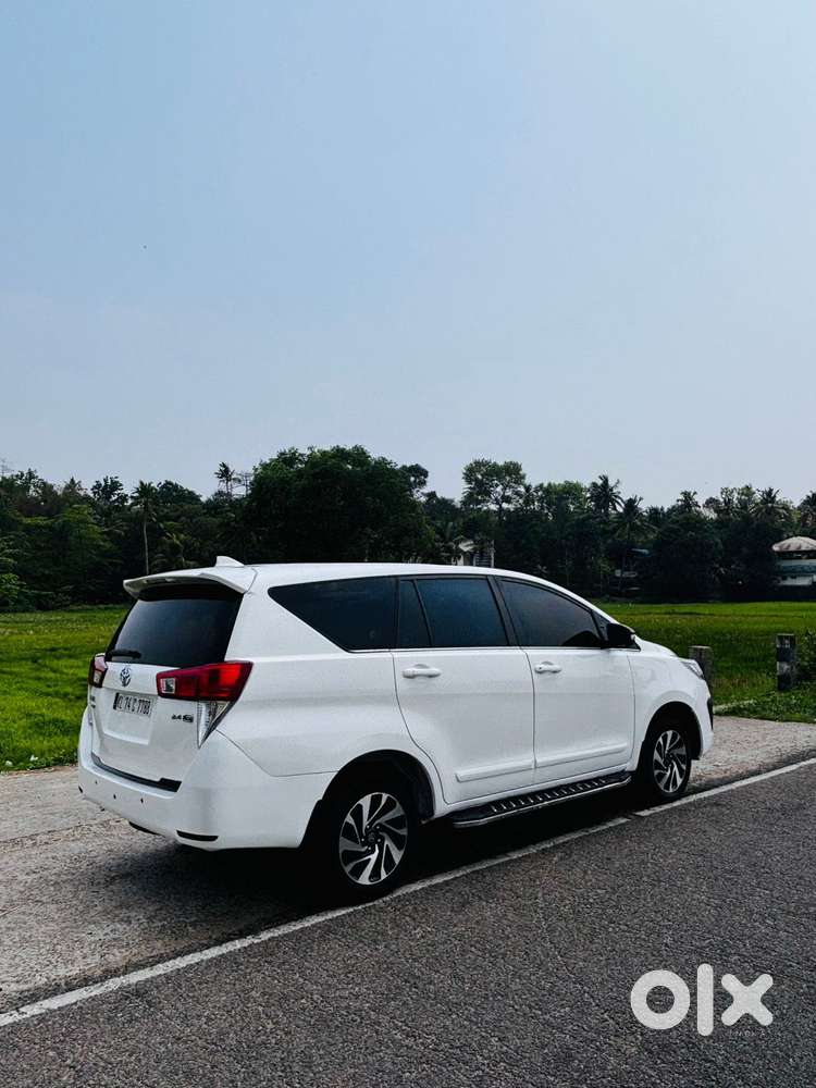 Toyota Innova Crysta 2.4 G Mt 8s, 2017, Diesel