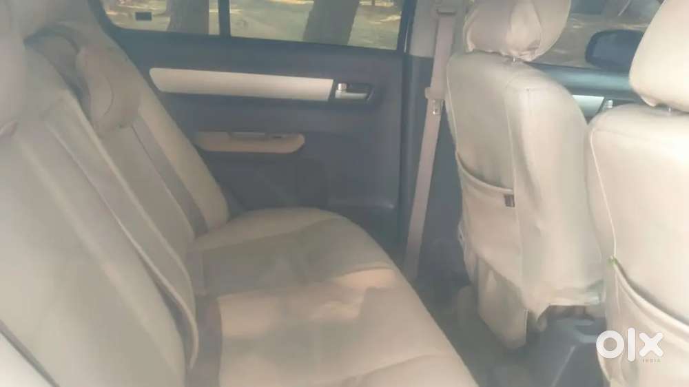 Maruti Suzuki Swift Dzire 2011