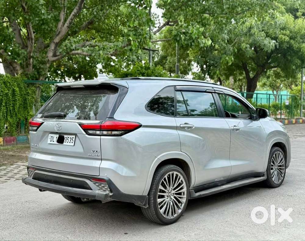 Toyota Innova Hycross 2.0 Vx Hybrid 8 Str, 2023, Cng & Hybrids