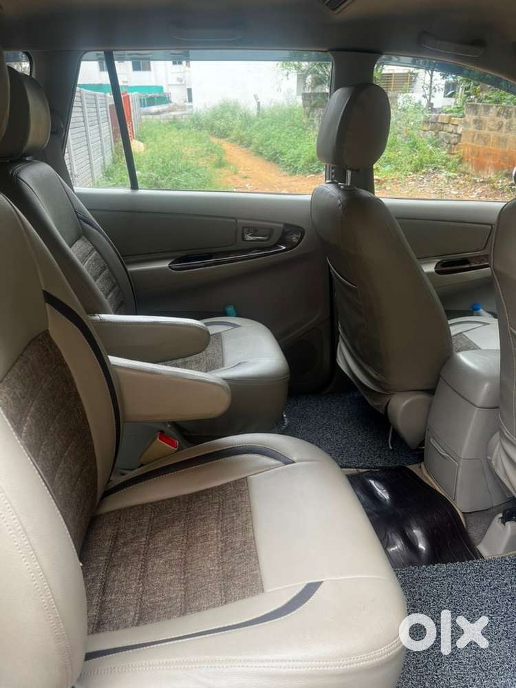 Toyota Innova 7 Str 2014
