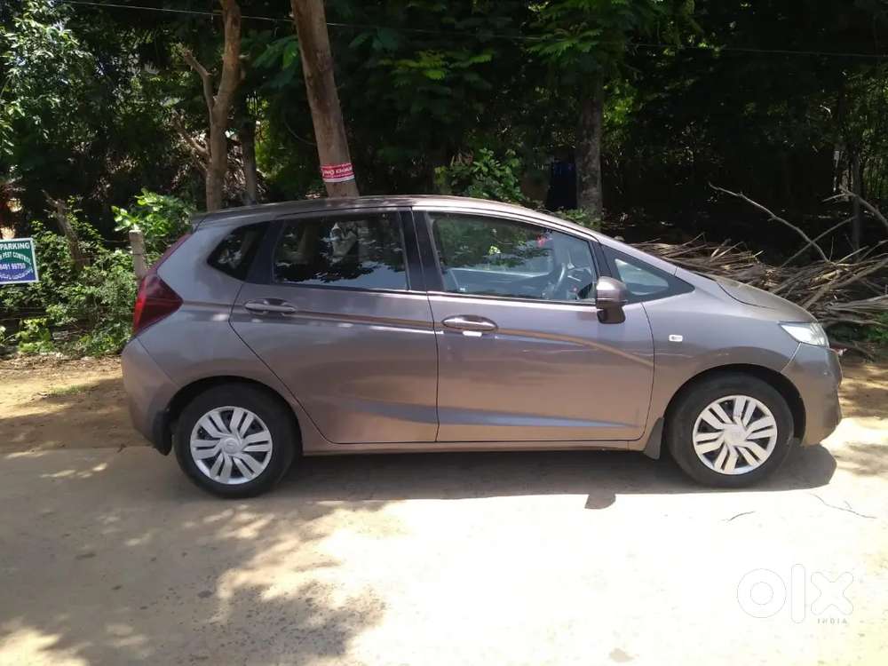 Honda Jazz 2016 - Diesel - Good Condition — 25 Kmpl - 3.5l*
