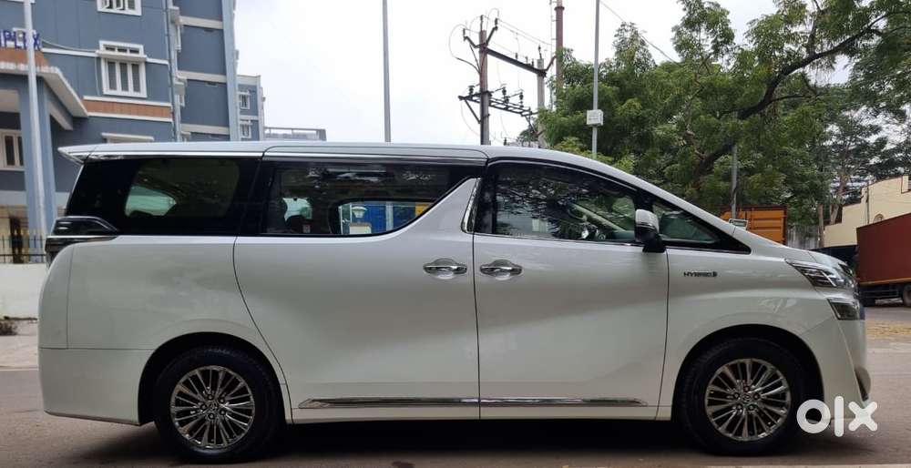 Toyota Vellfire Vip – Executive Lounge, 2022, Petrol