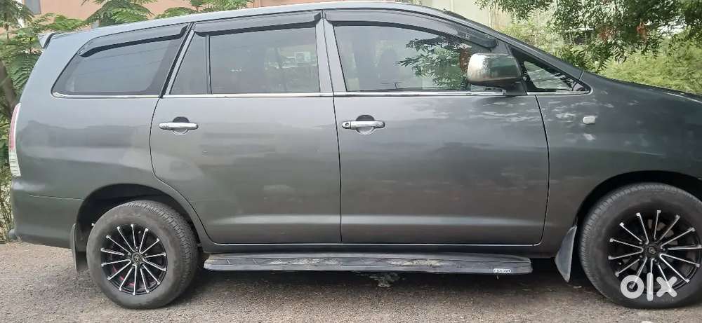 Toyota Innova 2010 Diesel 180000 Km Driven