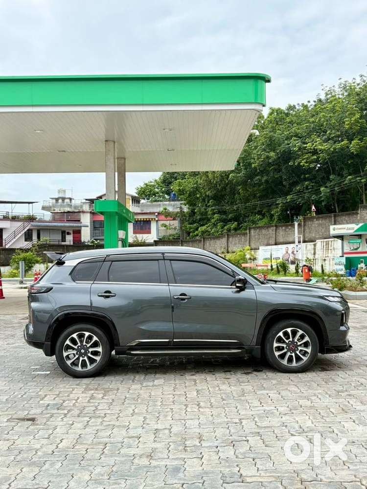 Maruti Suzuki Grand Vitara 1.5 Alpha Plus Intelligent Hybrid Ecvt, 2..