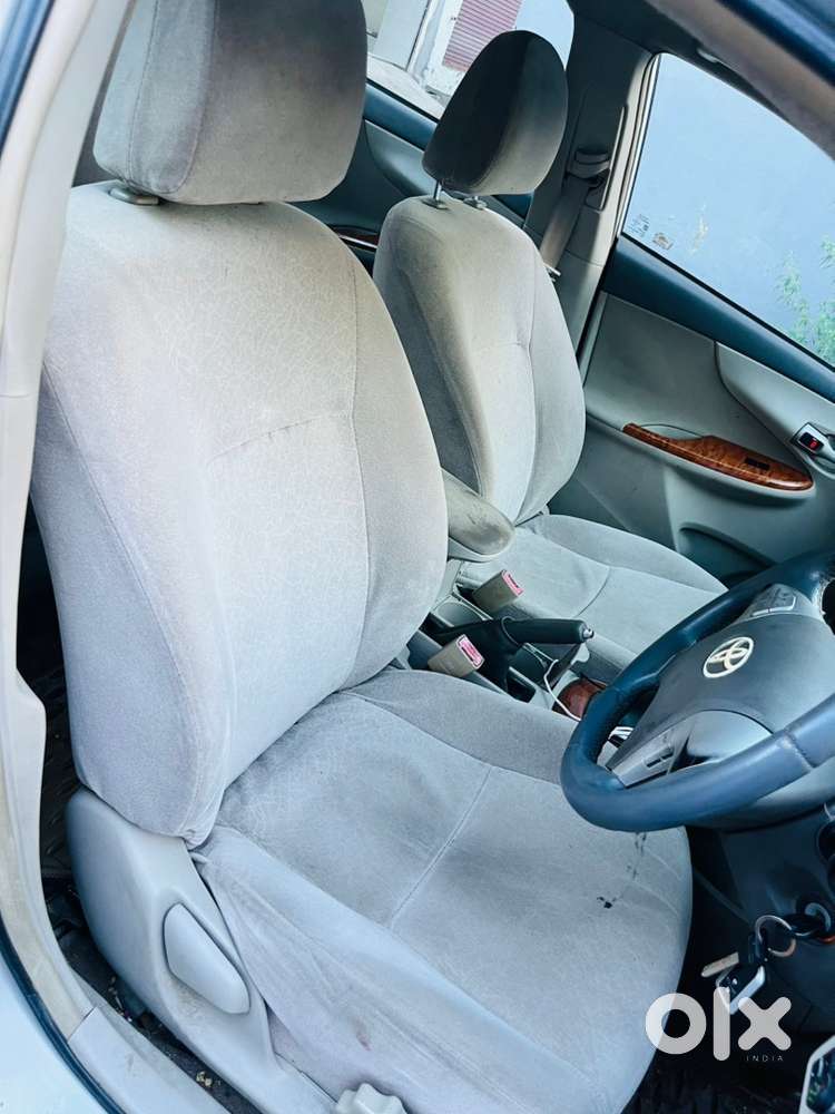 Toyota Corolla Altis 2011