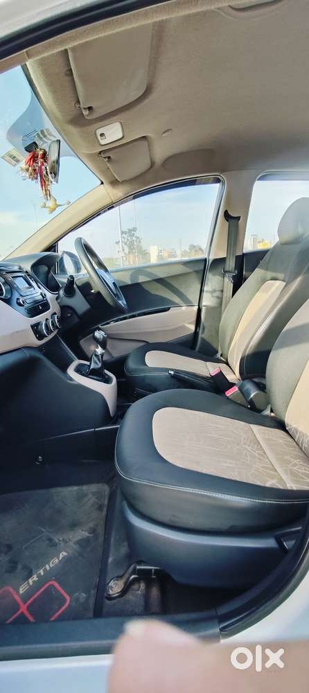 Hyundai Grand I10 Crdi Sportz, 2015, Petrol