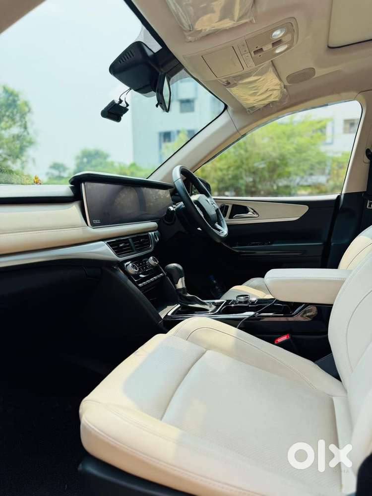 Mahindra Xuv700 2.2 Ax 7 Diesel At Luxury Pack Str Awd, 2024, Diesel