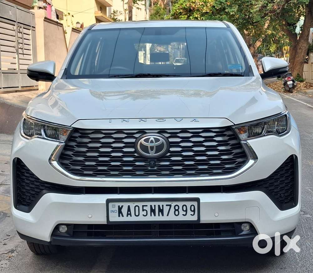 Toyota Innova Hycross 2.0 Vx (o) Hybrid 8 Str, 2025, Petrol