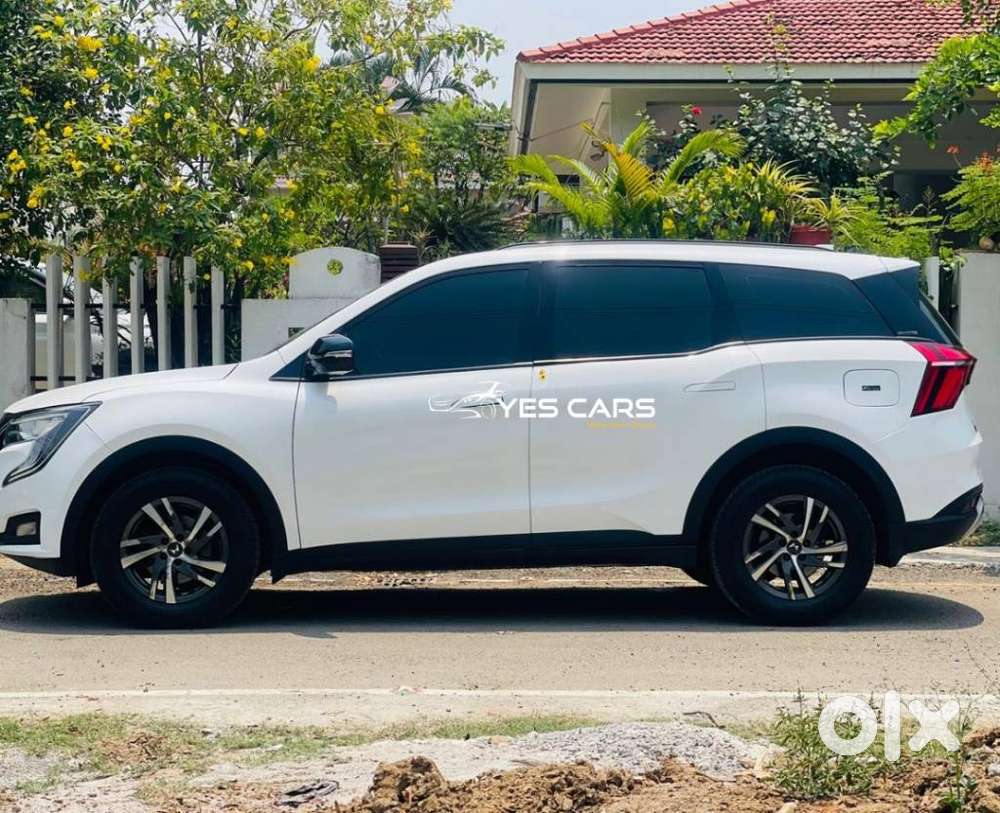 Mahindra Xuv700 2.0 Ax 5 Petrol Mt 7 Str, 2022, Petrol