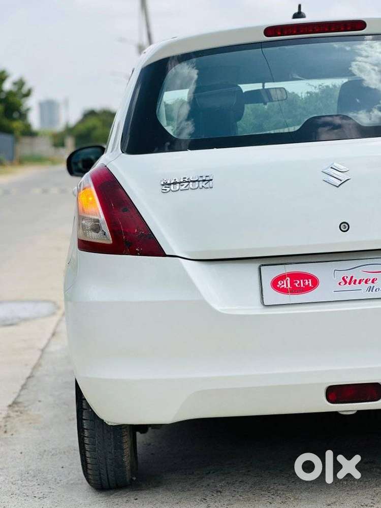 Maruti Suzuki Swift Vxi + Manual, 2015, Petrol