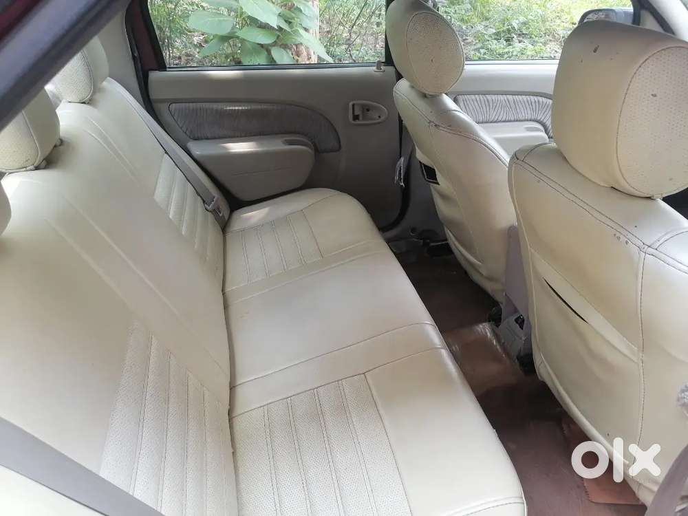 Accident: No
Condition: Good Condition 
Colour: Red
Bluetooth:yes