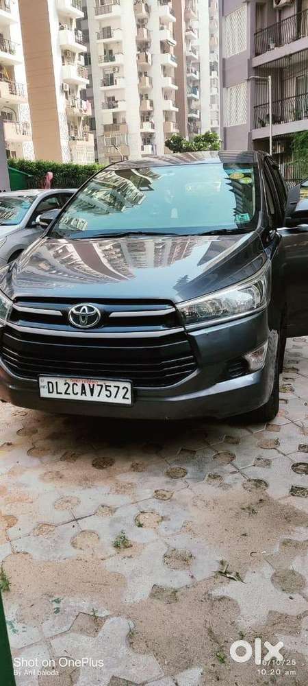 Toyota Innova Crysta 2017 Petrol Well Maintained