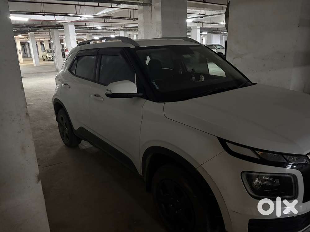 Hyundai Venue Petrol 2023