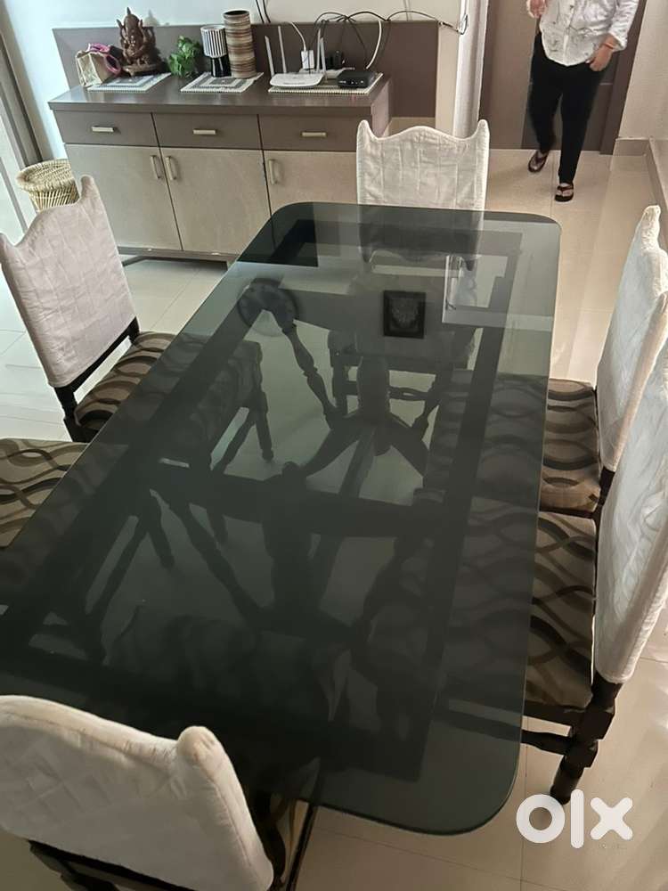 Dinning table with 6 chair