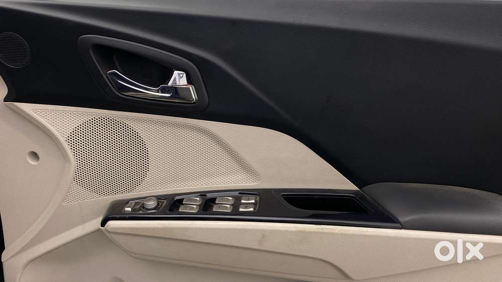 Mahindra Xuv300 W8 Option, 2020, Petrol