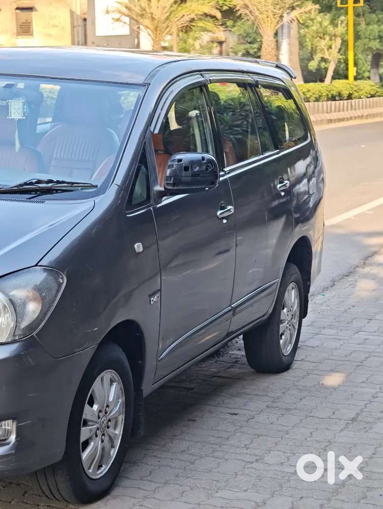 Toyota Innova 2009 Diesel 7 Str
