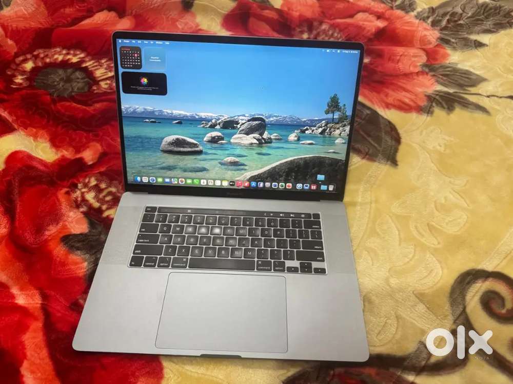 32gbram Core i9 MacBook Pro 16inch 512gbssd 4gb AMD Radeon Pro graphic