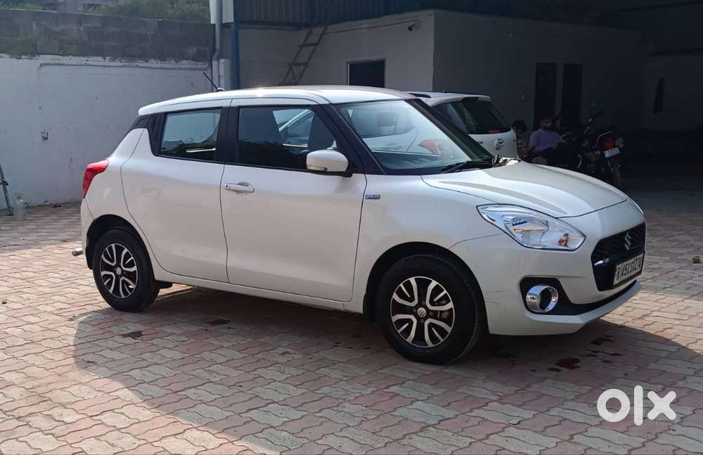 Maruti Suzuki Swift Automatic 2022 Petrol 65000 Km Driven