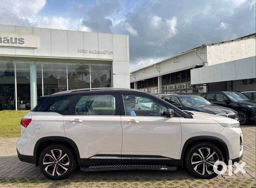 Mg Hector Plus Savvy Pro 1.5 Turbo Petrol Cvt 7 Str Dual Tone, 2023,..