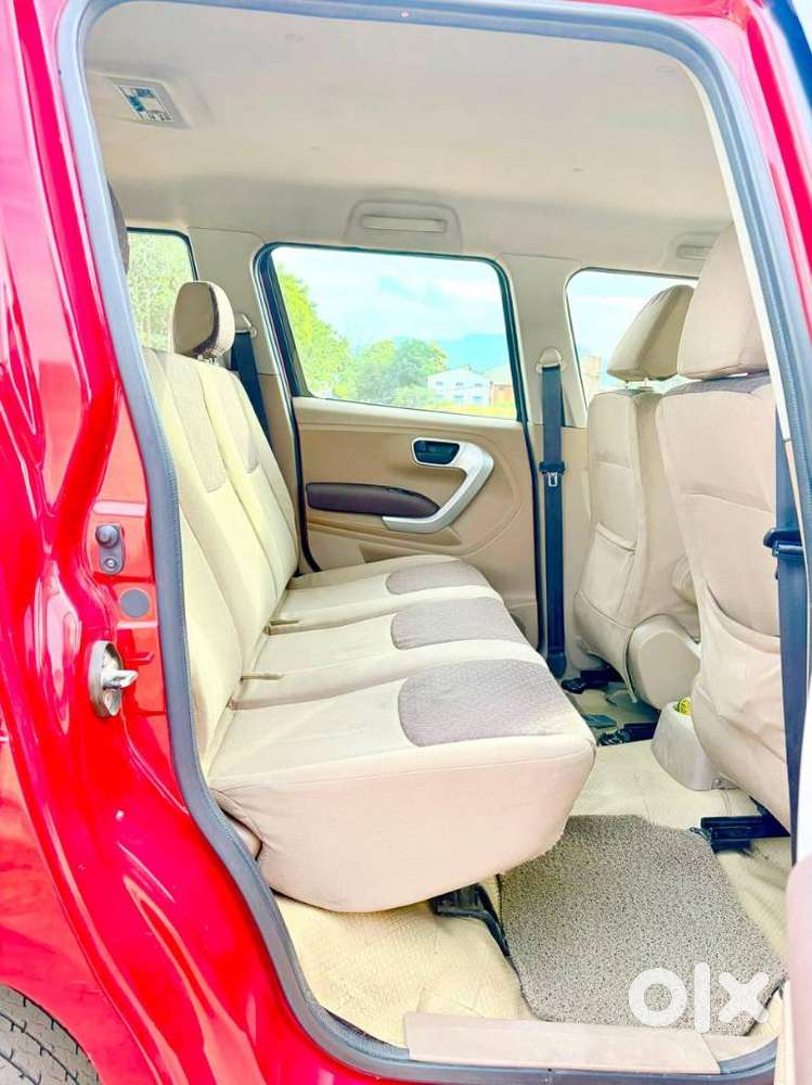 Mahindra Tuv 300 Mhawk100 T8 Amt, 2016, Diesel