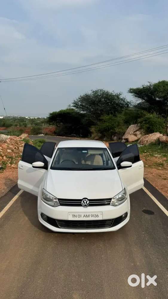 Volkswagen Vento Highline Petrol 2011