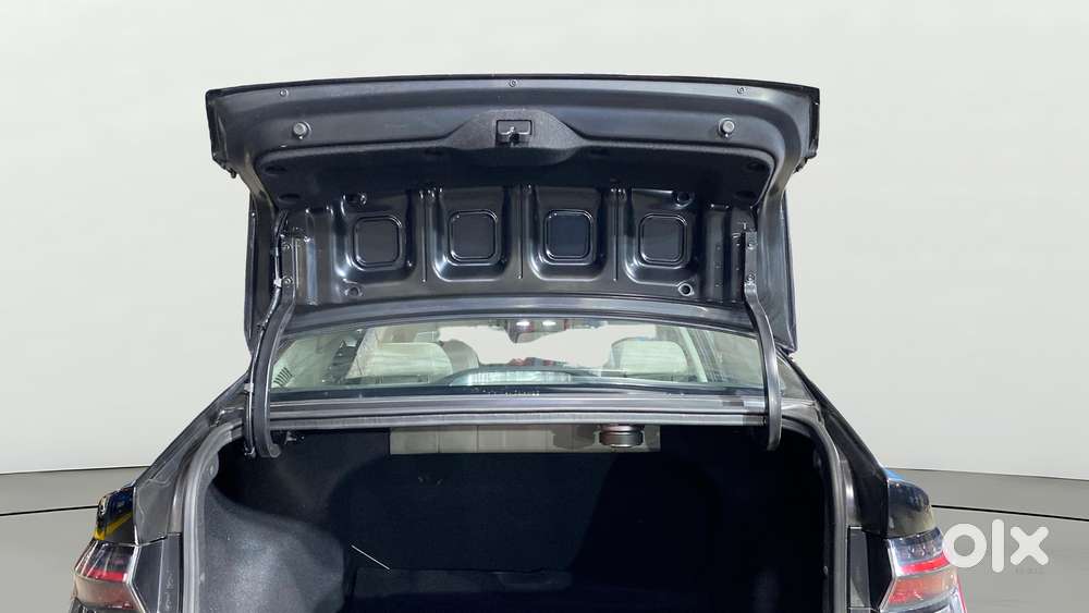 Hyundai Verna 1.5 Sx (o) Petrol Mt, 2024, Petrol