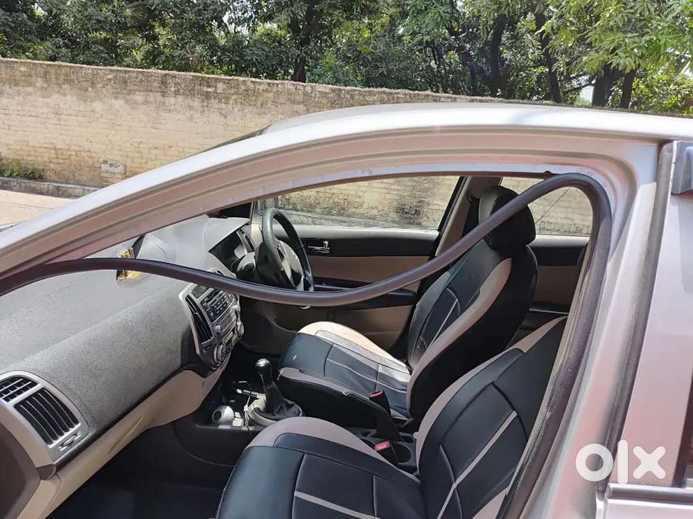 Hyundai I20 2013 Petrol 70000 Km Driven